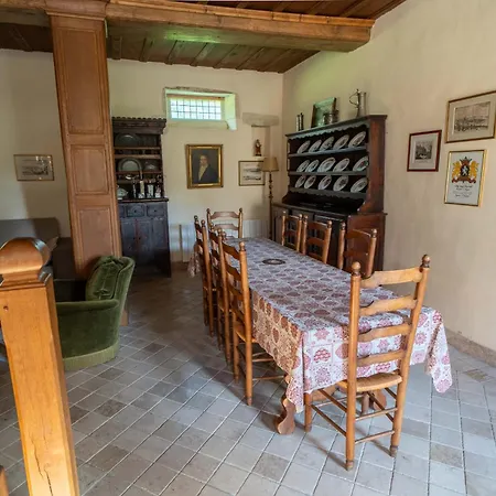 Hébergement de vacances Manoir De Damigny *