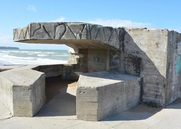 Manoir De Damigny * Saint-Martin-des-Entrees